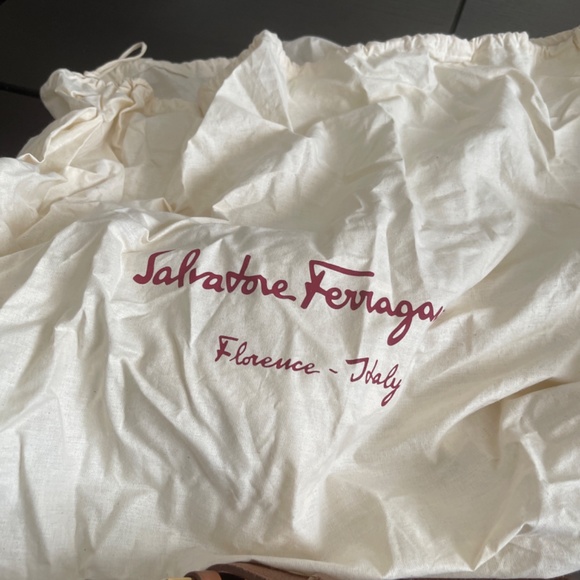 Salvatore Ferragamo Gancio Hobo in Calf Skin - Picture 7 of 7